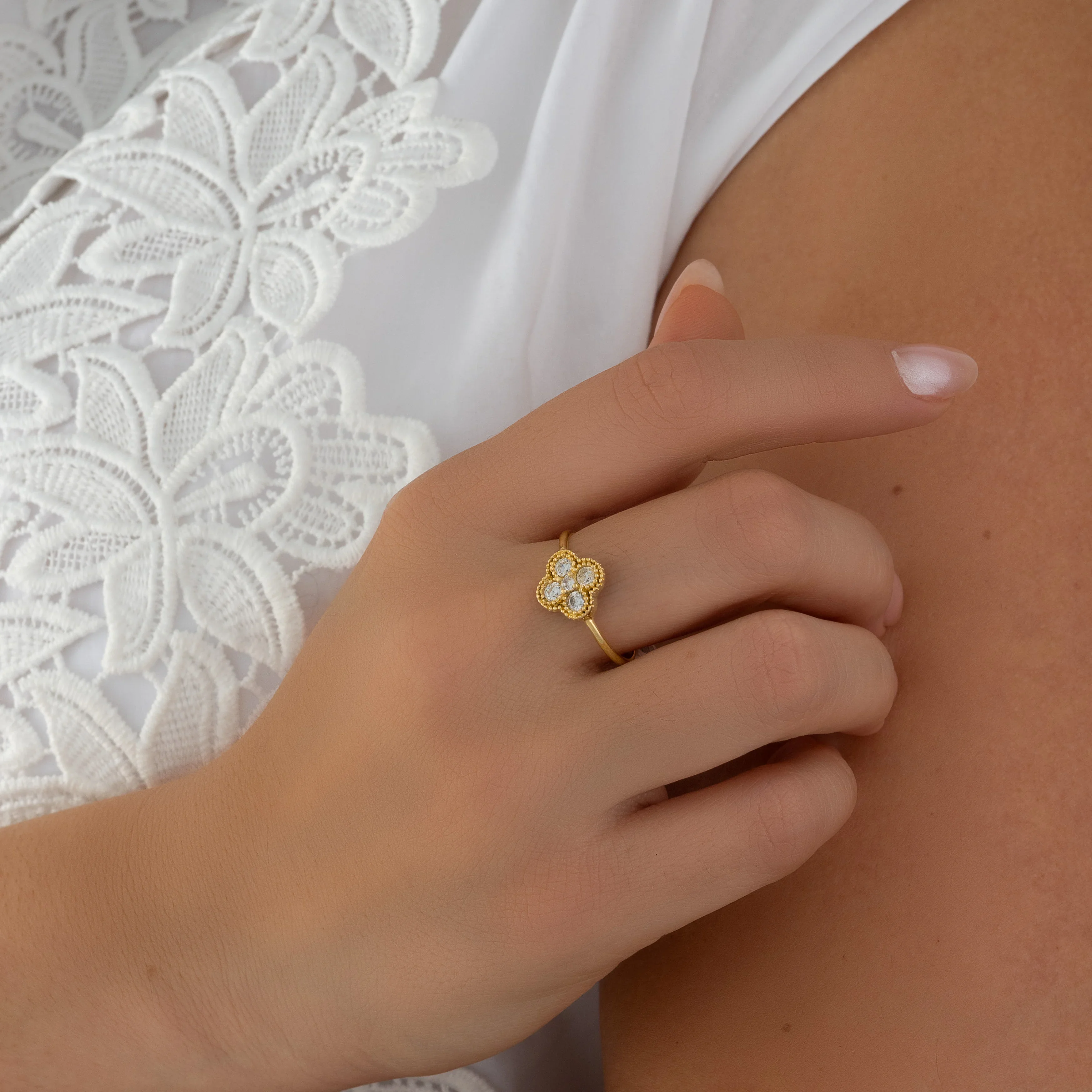 Anillo Trebol Talla 8 3/4 - Image 2