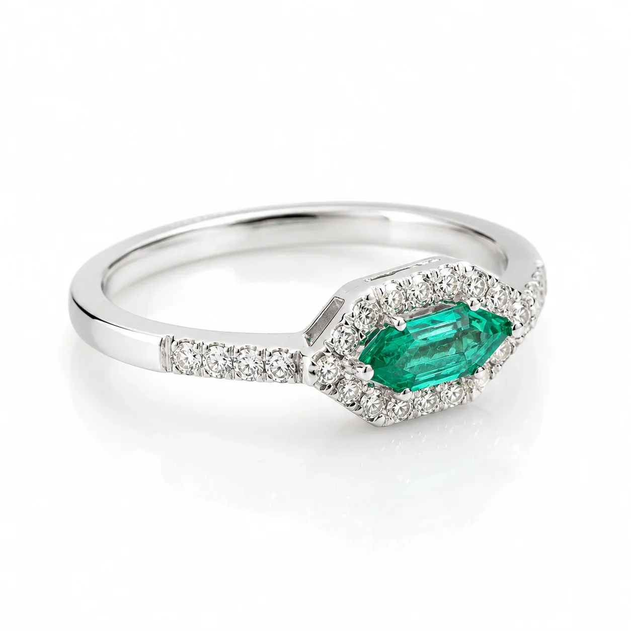 Anillo Oval Esmeralda & Diamantes Talla 6 - Image 3